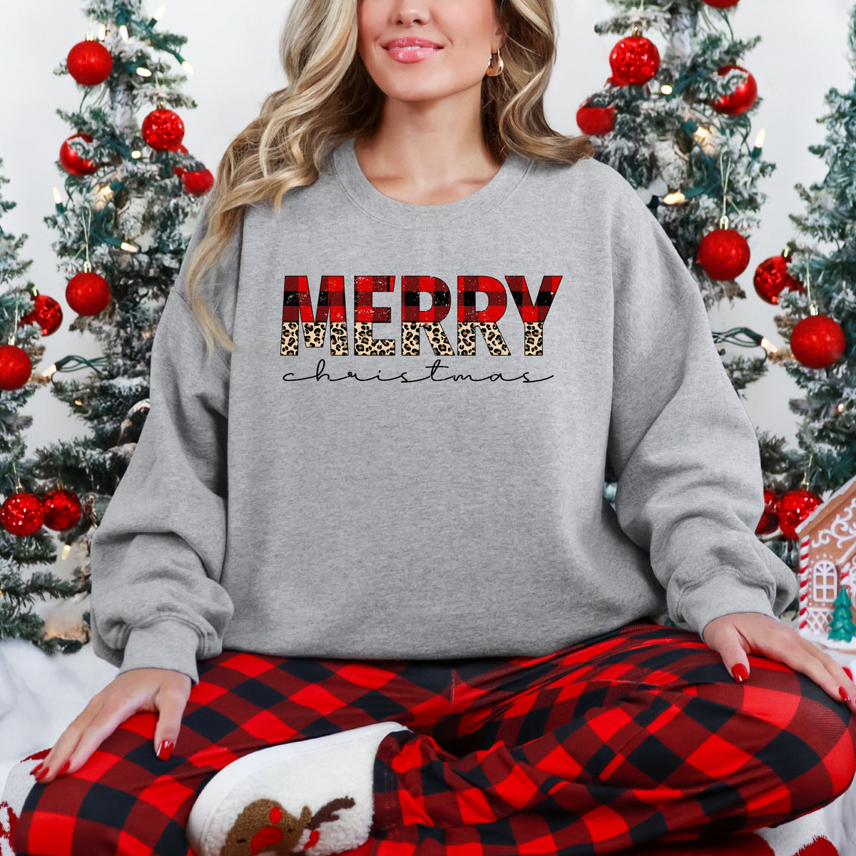 Buffalo Plaid Merry Christmas - Women's Graphic Sweatshirt