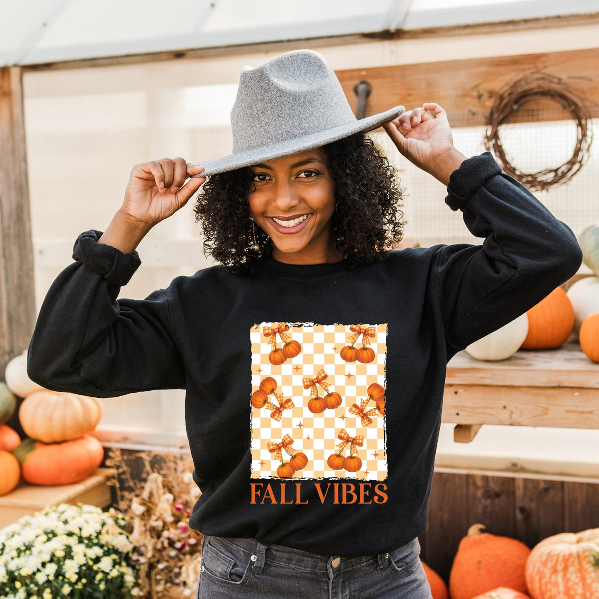 Fall Vibes Checked Pumpkins - Women's Graphic Sweatshirt