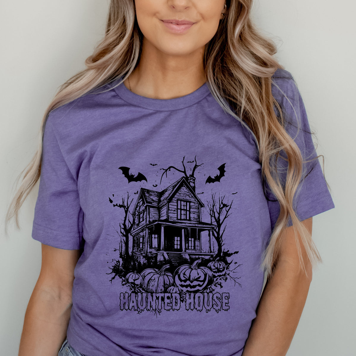 Haunted House Pumpkins And Bats - Short Sleeve Tee