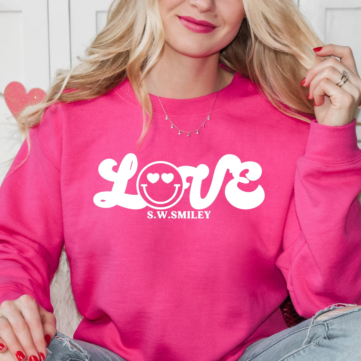 S.W.Smiley Love Cursive - Women's Graphic Sweatshirt