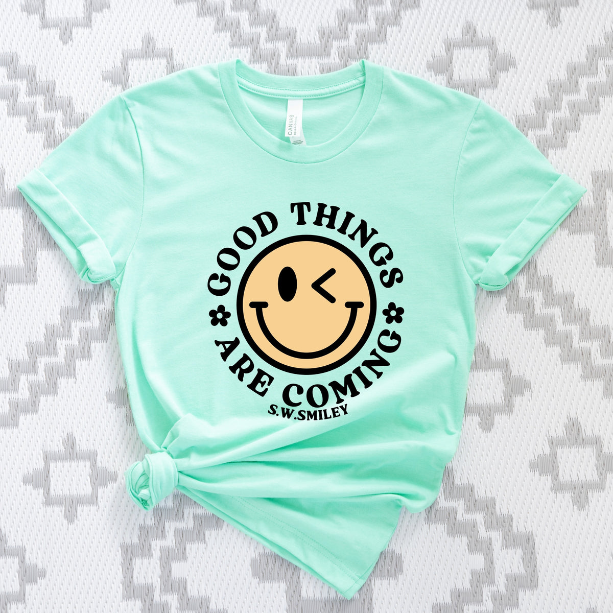 S.W.Smiley Good Things Are Coming Smiley Face - Women's Short Sleeve Graphic T-Shirt