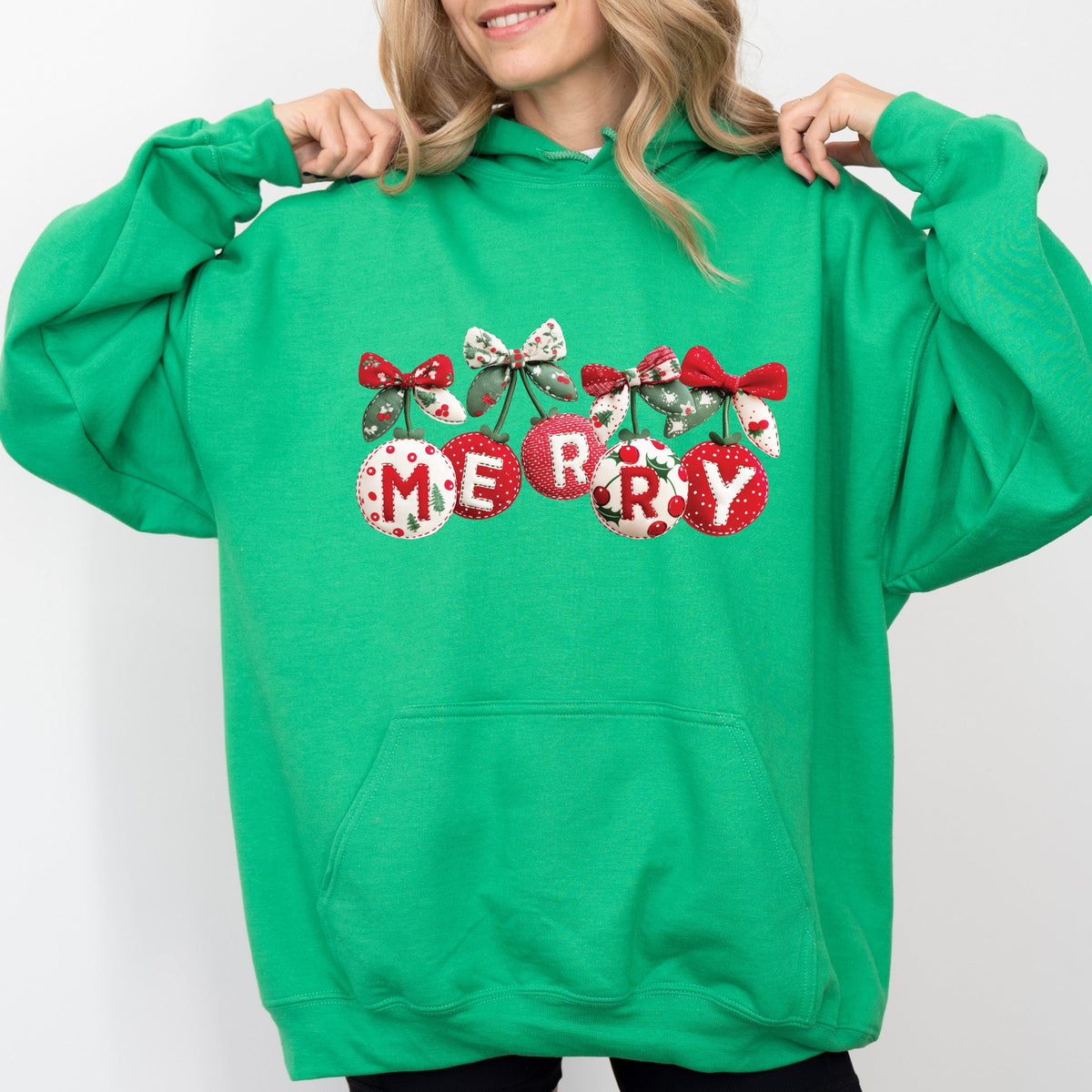 Merry Ornaments Quilted Print - Women's Graphic Hoodie