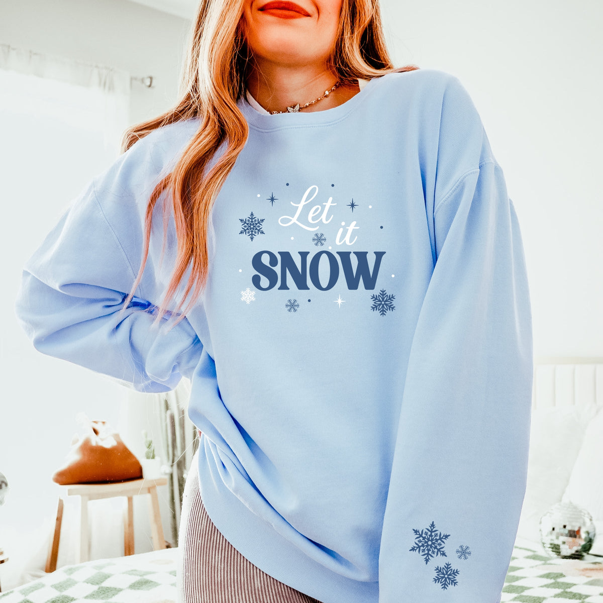 Let It Snow Snowflakes - Women's Lightweight Garment Dyed Sweatshirt