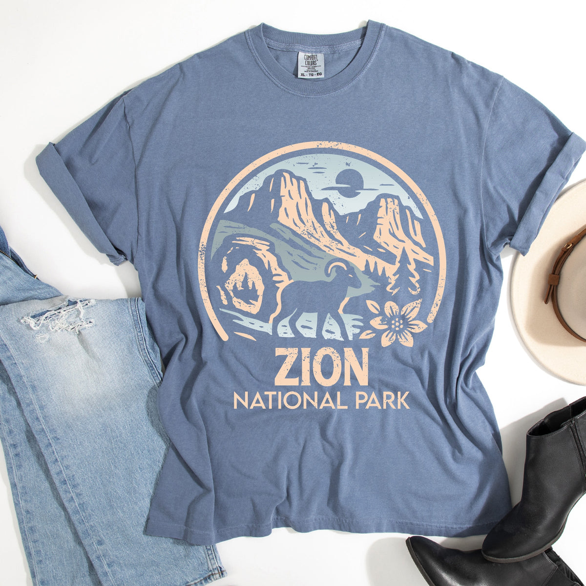 Zion National Park Two-Toned Circle - Women's Garment Dyed Graphic T-Shirt