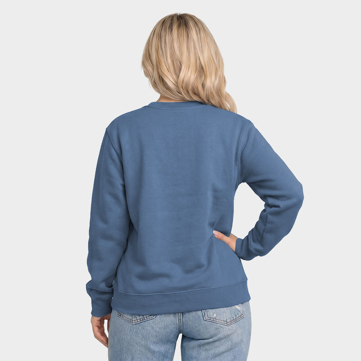 Hallmark - Skiing Winter - Women's Graphic Sweatshirt