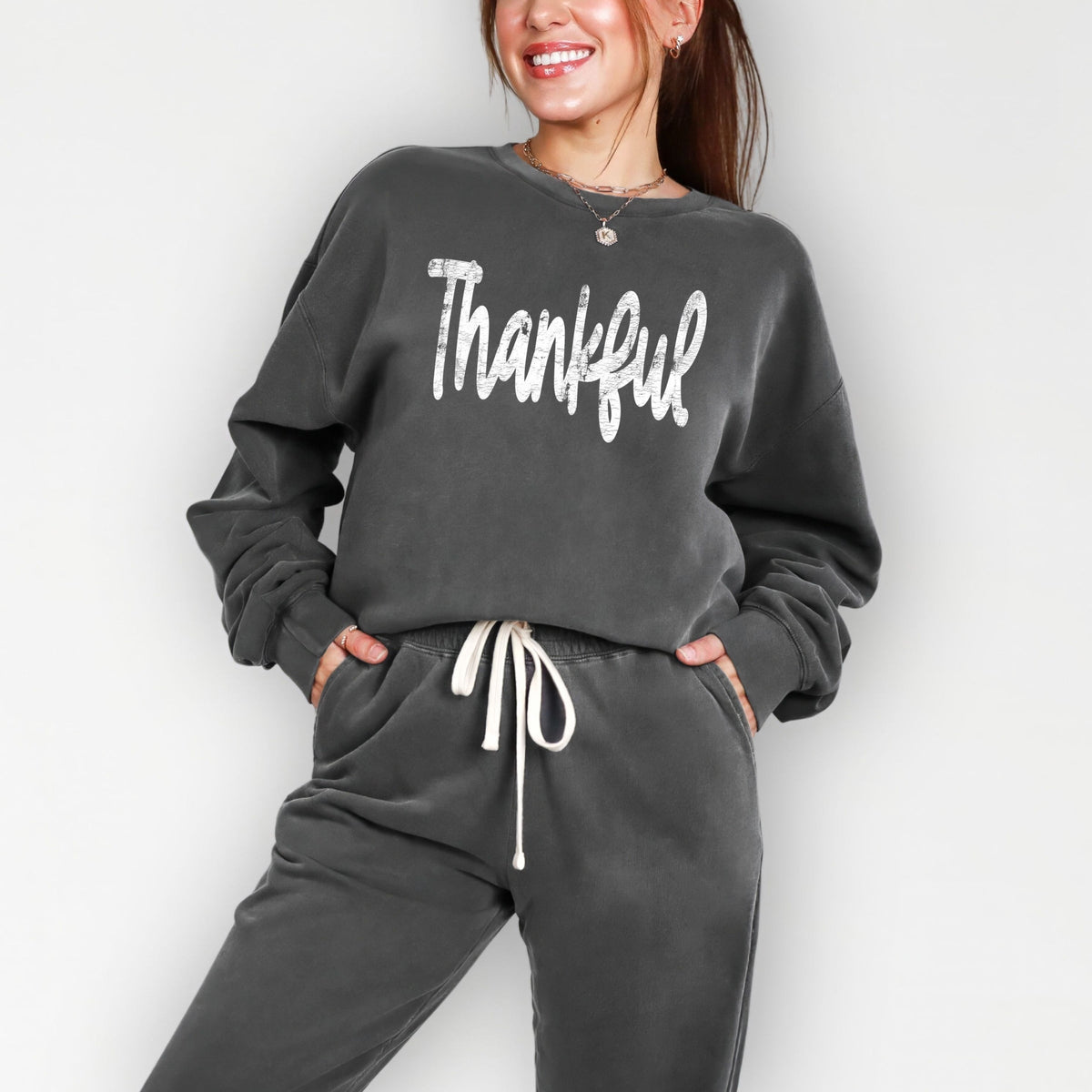 Thankful Cursive Distressed - Women's Lightweight Garment Dyed Sweatshirt