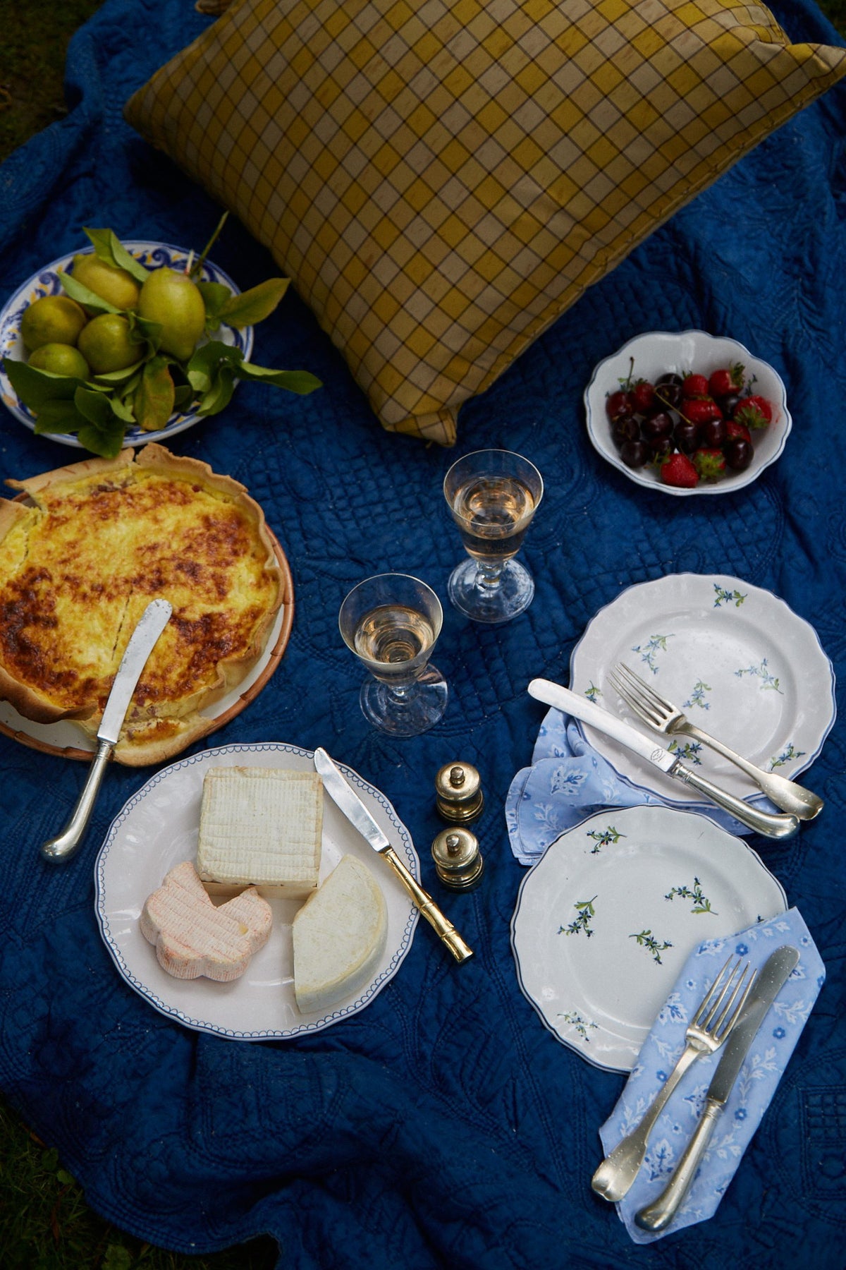 Bouclette Dinner Plate Blue