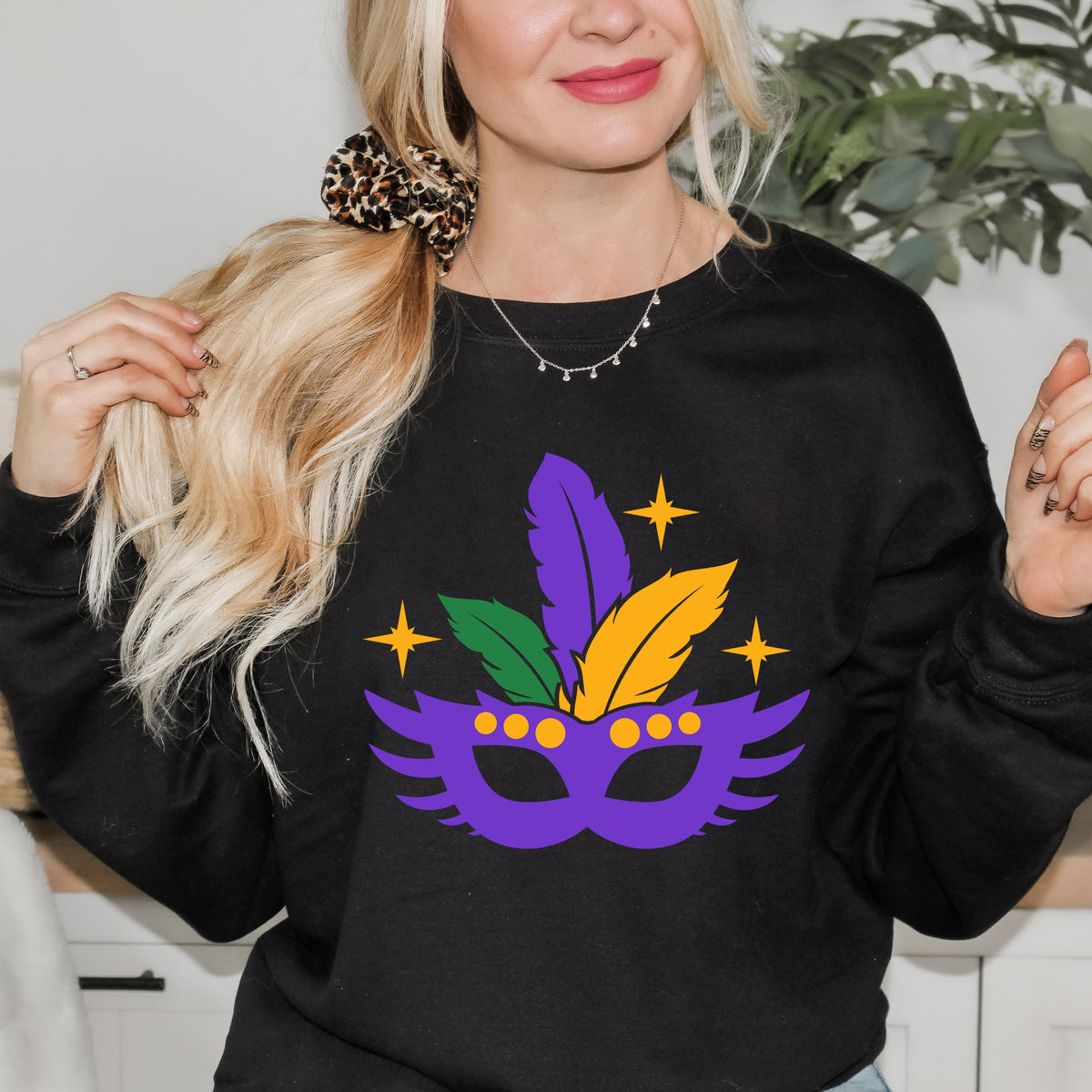 Feathered Mask Sparkle | Sweatshirt
