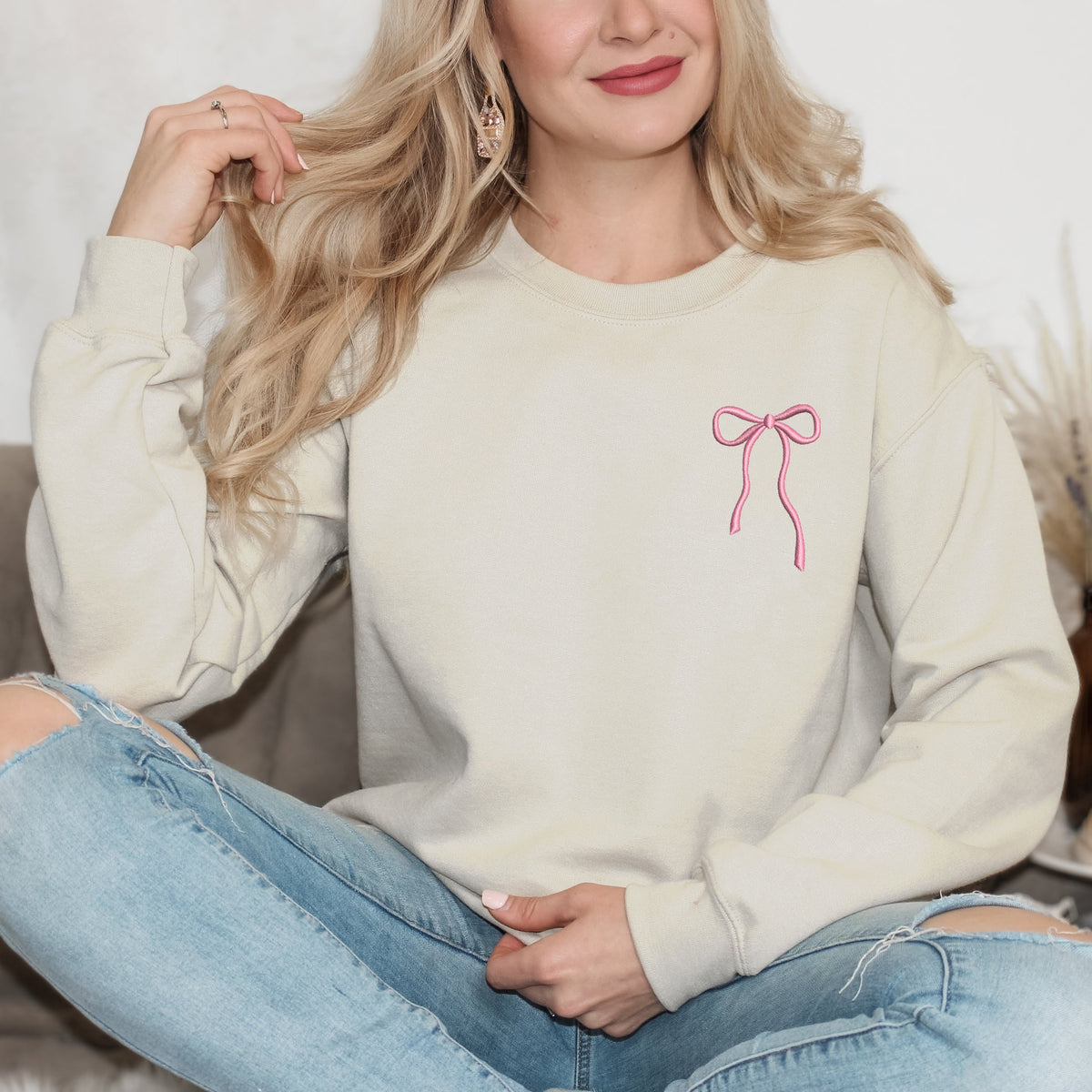 Embroidered Thin Bow | Sweatshirt