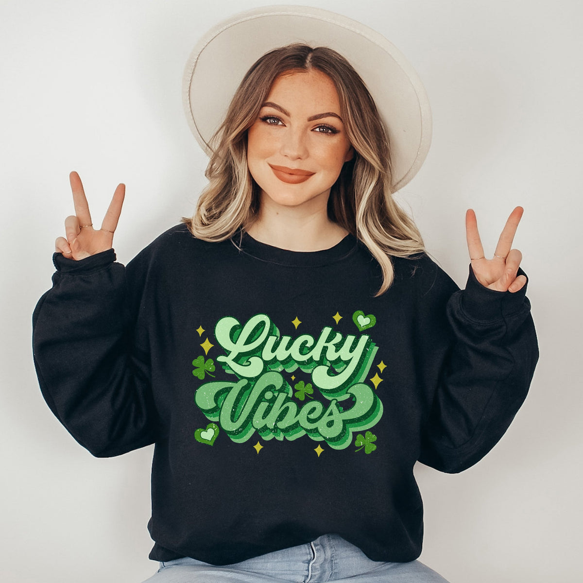 Lucky Vibes Cursive | Sweatshirt