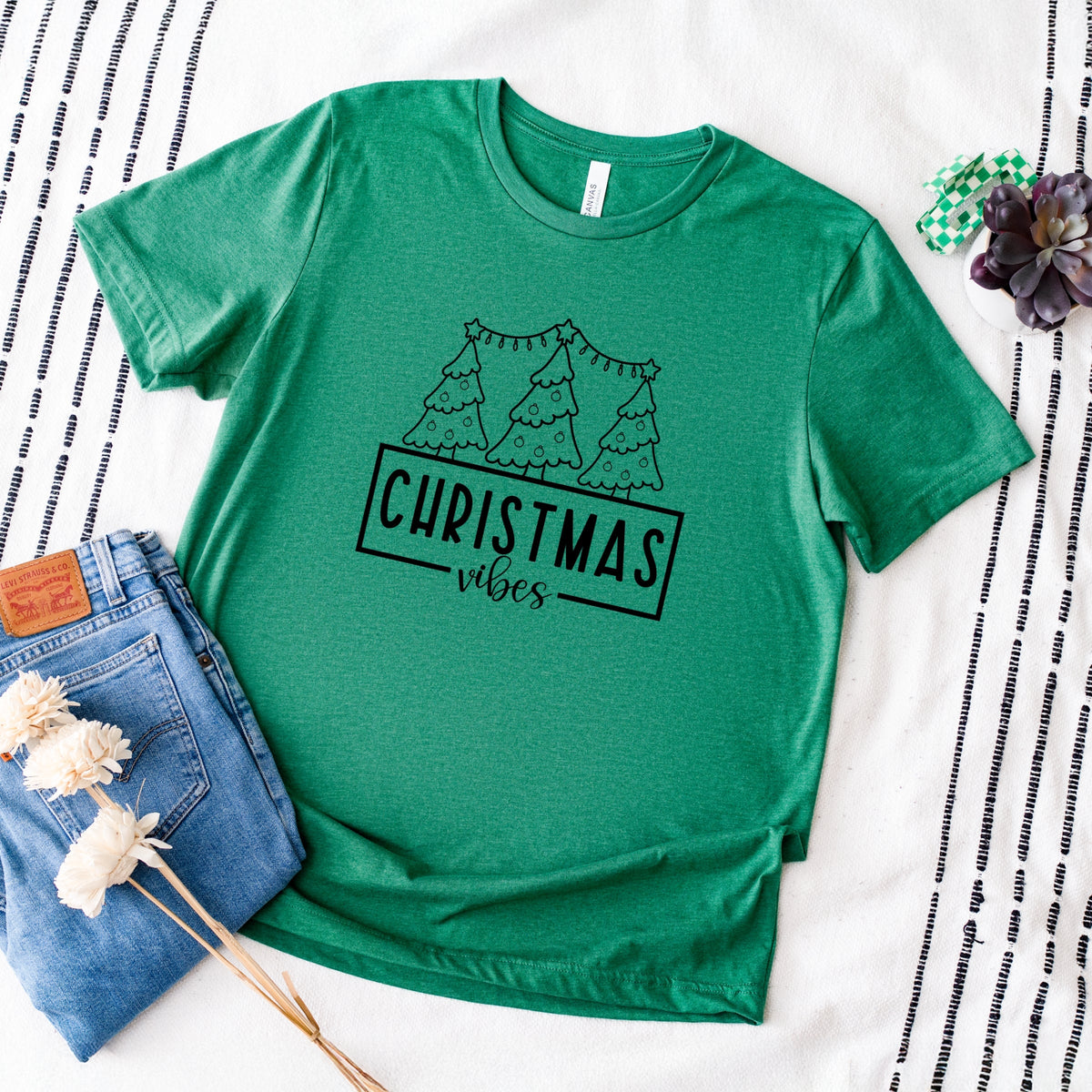 Christmas Vibes - Women's Short Sleeve Tee