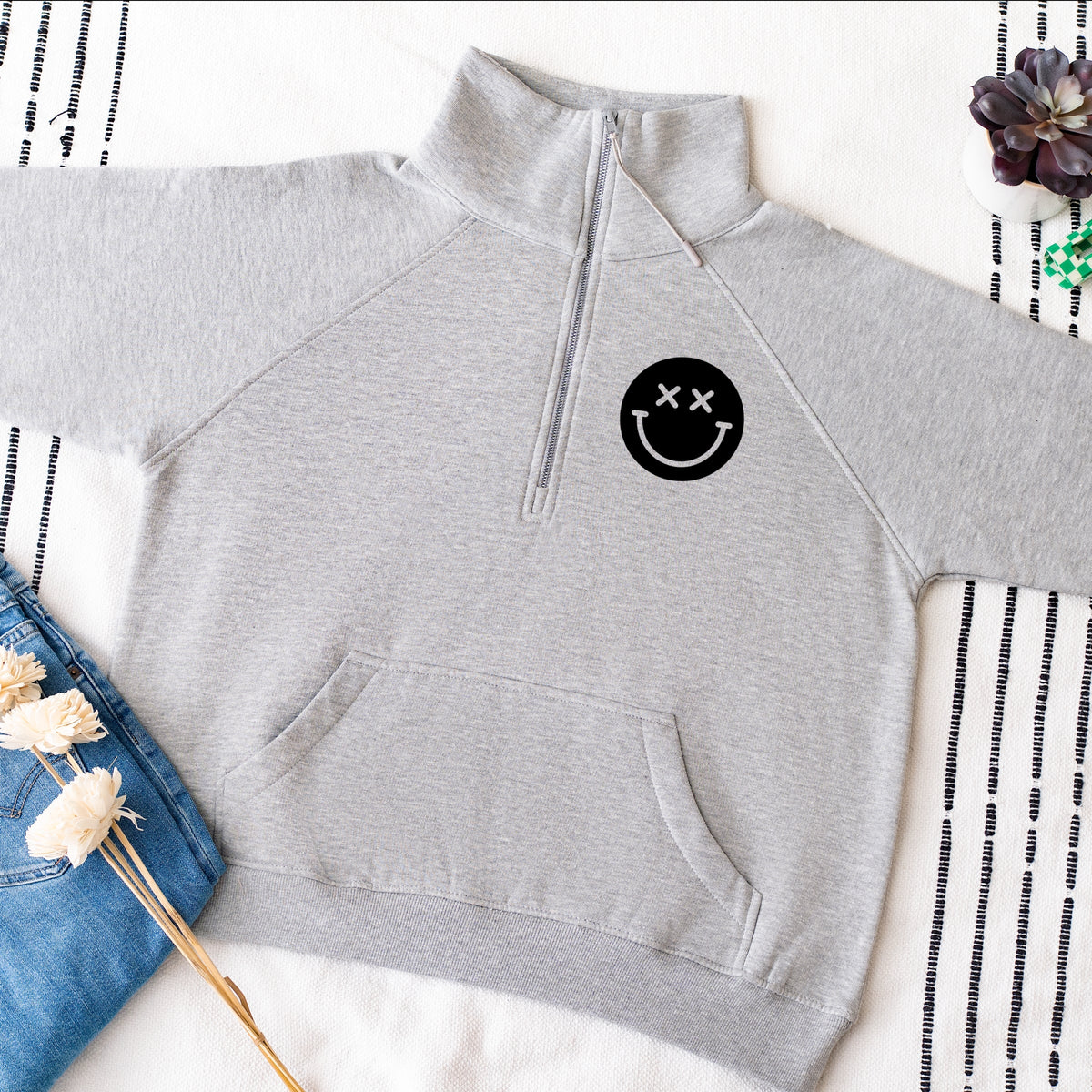 S.W.Smiley I'm A Cool Mom Smiley Face Front And Back - Women's Quarter Zip Fleece Graphic Sweatshirt