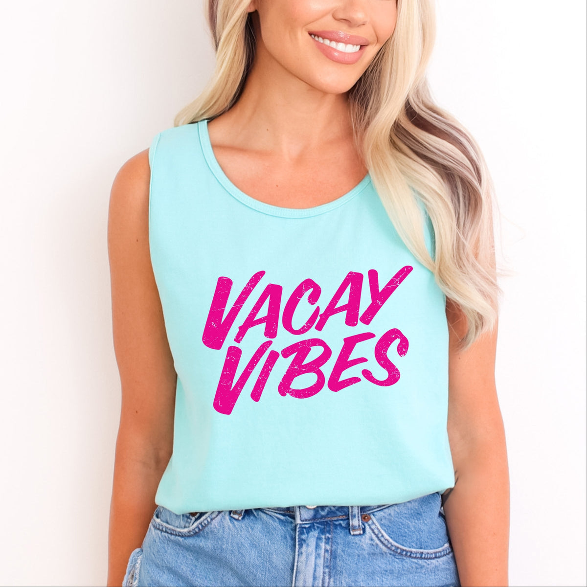 Vacay Vibes Distressed - Women's Garment Dyed Graphic Tank Top