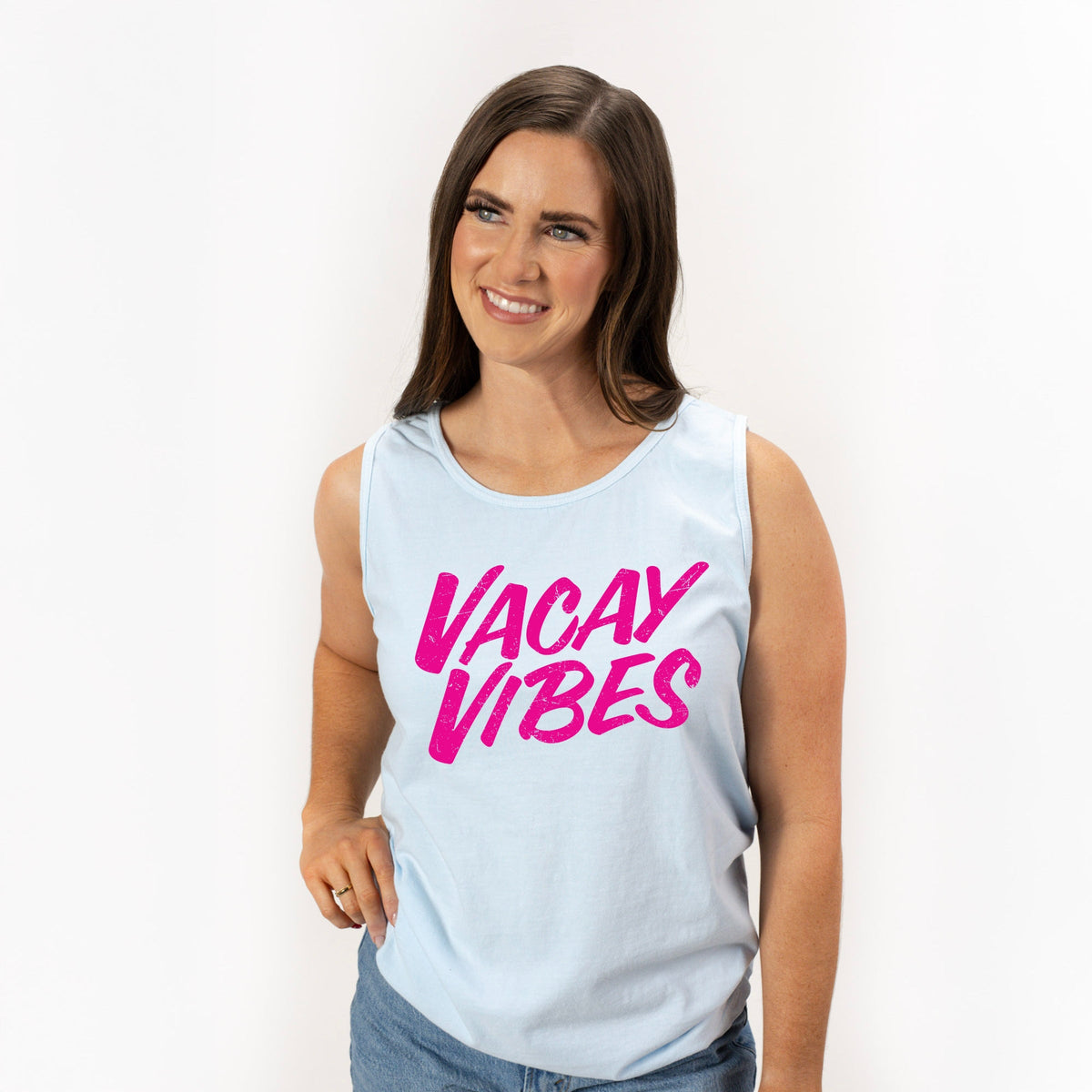 Vacay Vibes Distressed - Women's Garment Dyed Graphic Tank Top