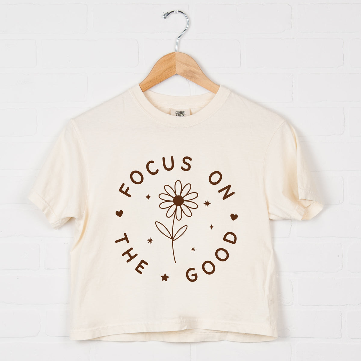 Focus On The Good Daisy - Women's Boxy Crop Top Graphic T-Shirt