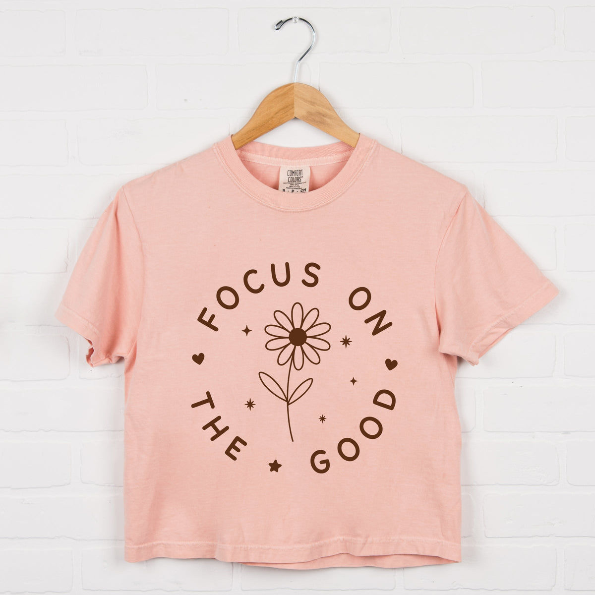 Focus On The Good Daisy - Women's Boxy Crop Top Graphic T-Shirt