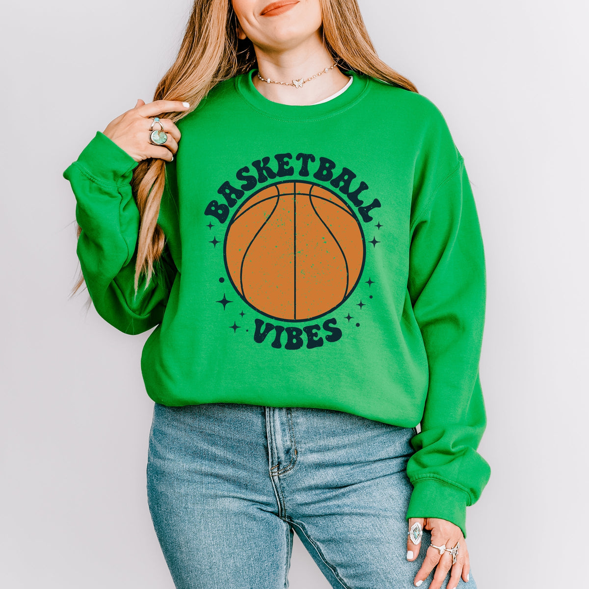 Vintage Basketball Vibes -  Women's Graphic Sweatshirt