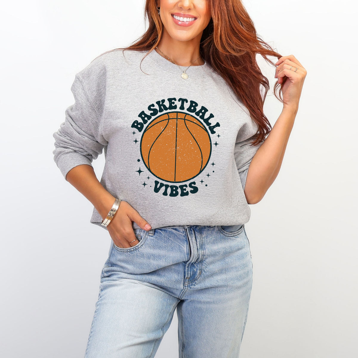 Vintage Basketball Vibes -  Women's Graphic Sweatshirt