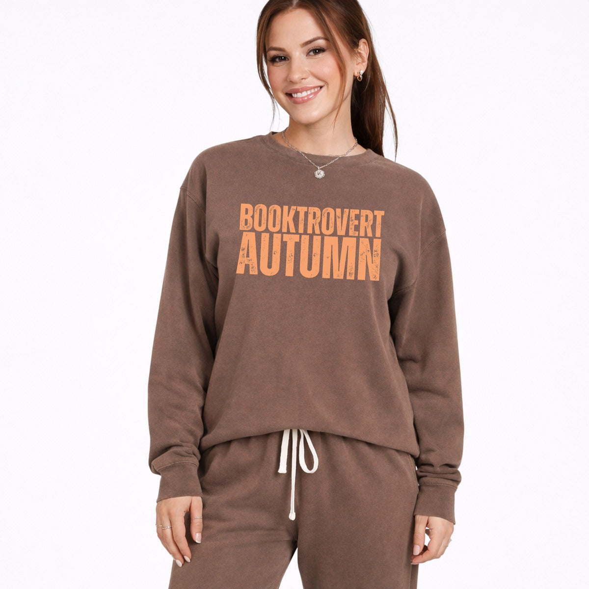 Booktrovert Autumn - Women's Lightweight Garment Dyed Sweatshirt