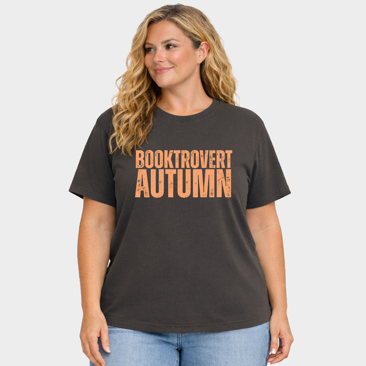 Booktrovert Autumn - Women's Plus Garment Dyed Tee