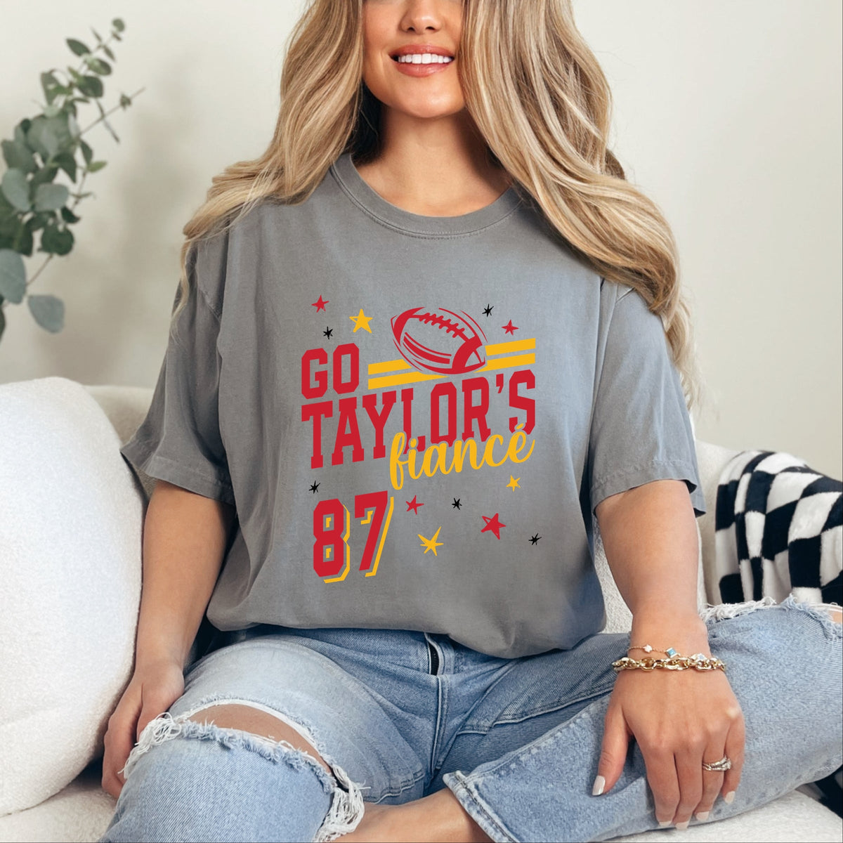 Go Taylor's FiancÃ¢Ë†Å¡Ã‚Â© Red - Womens Garment Dyed Tee