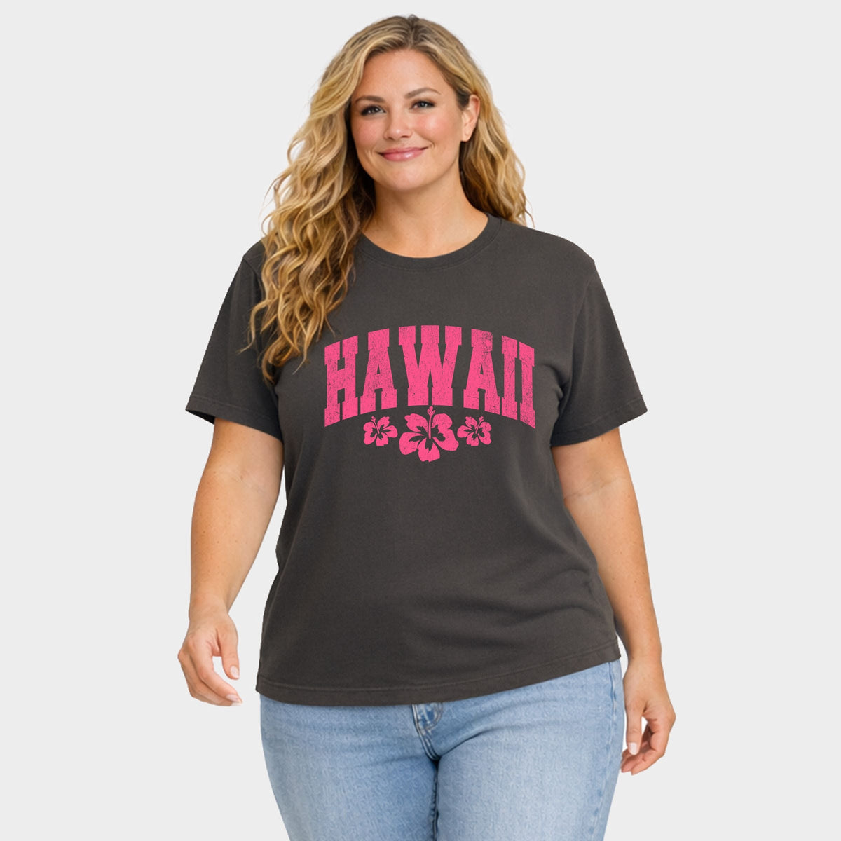 Hawaii Varsity Grunge - Women's Plus Sized Garment Dyed Graphic T-Shirt