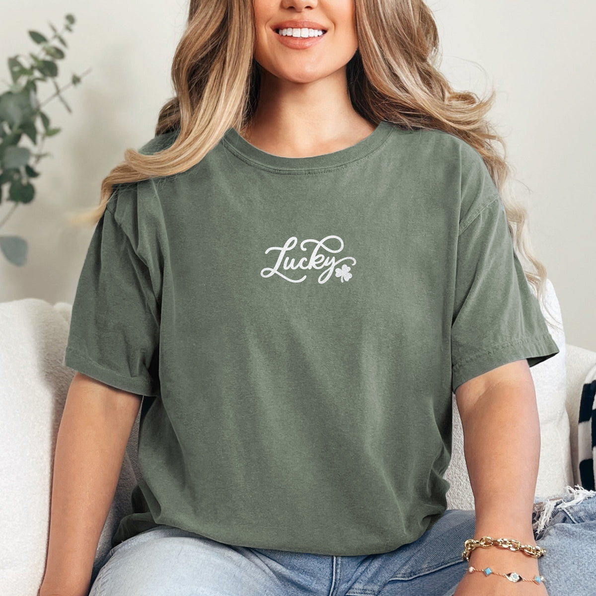 Cursive Lucky Clover Glitter - Women's Garment Dyed Graphic T-Shirt