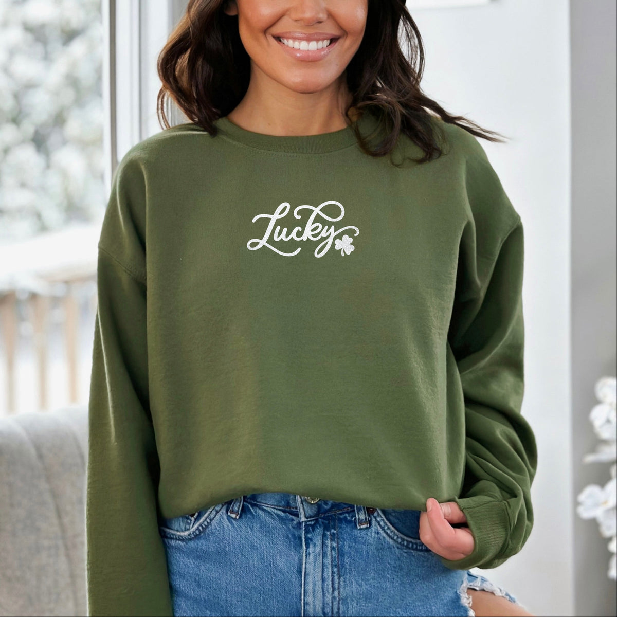 Cursive Lucky Clover Glitter - Women's Graphic Sweatshirt