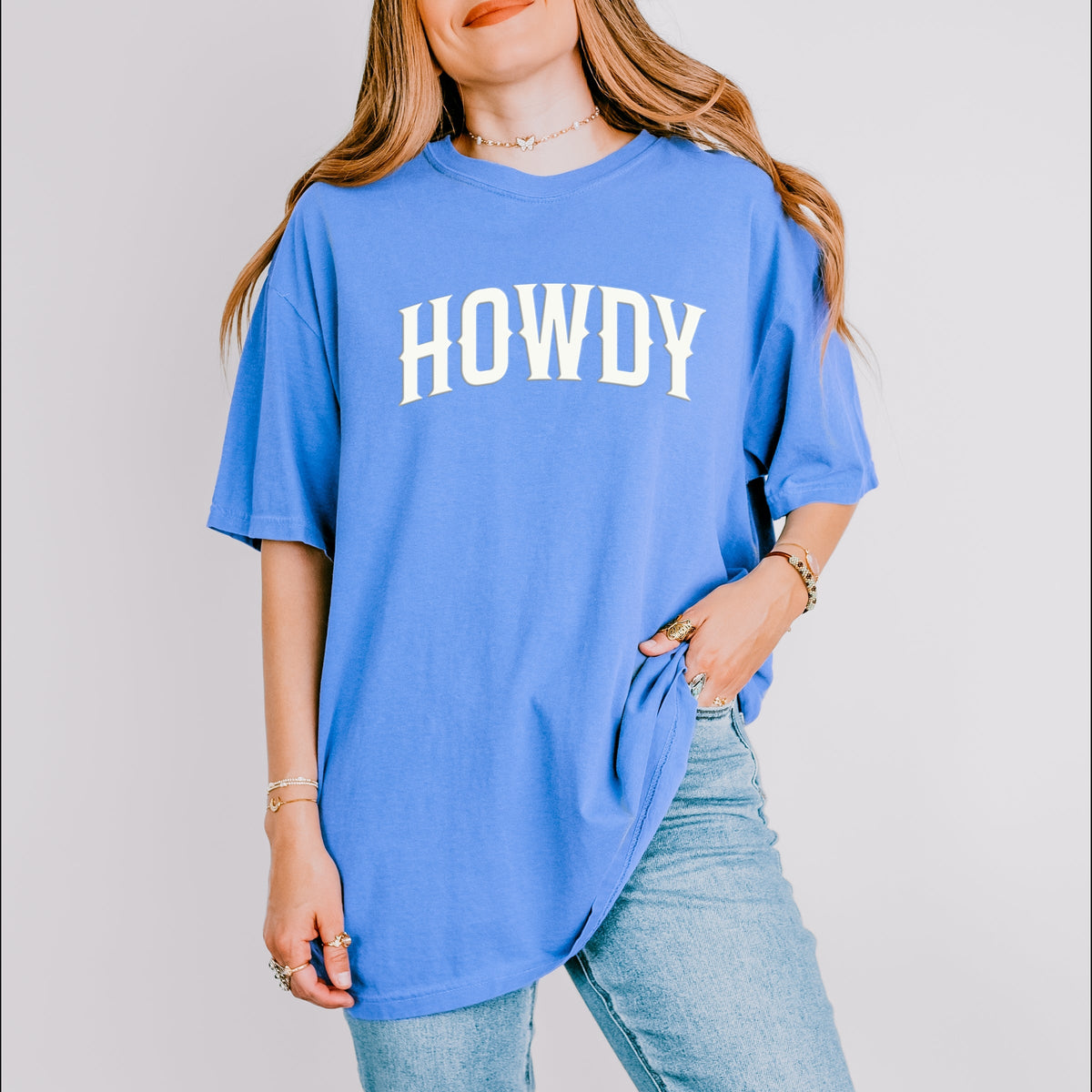Howdy Arched Puff - Women's Garment Dyed Graphic T-Shirt
