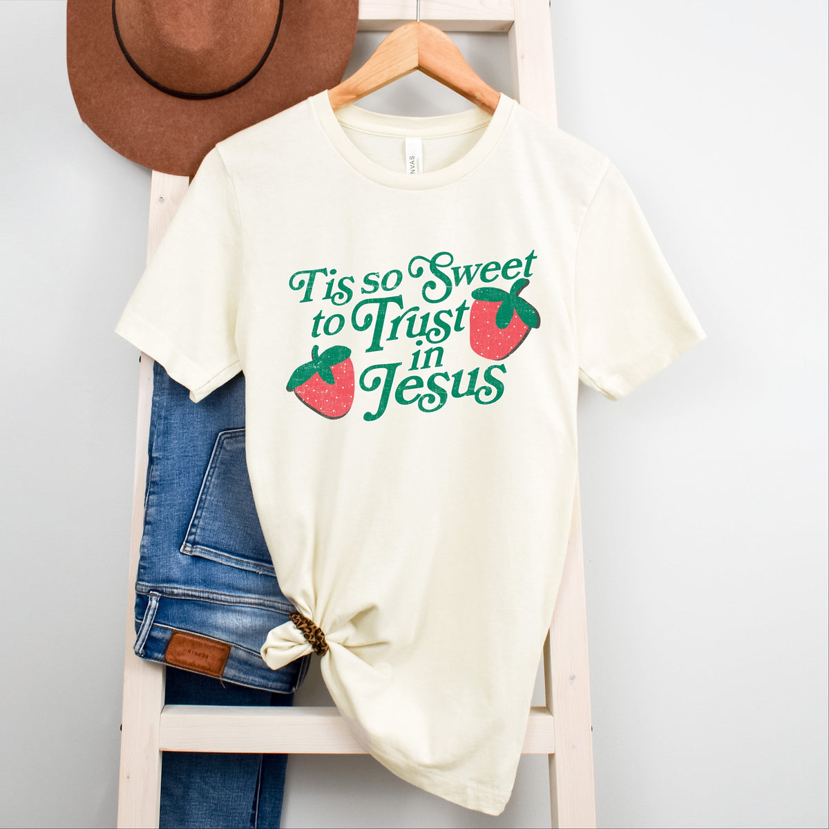 Trust In Jesus - Women's Short Sleeve Graphic T-Shirt