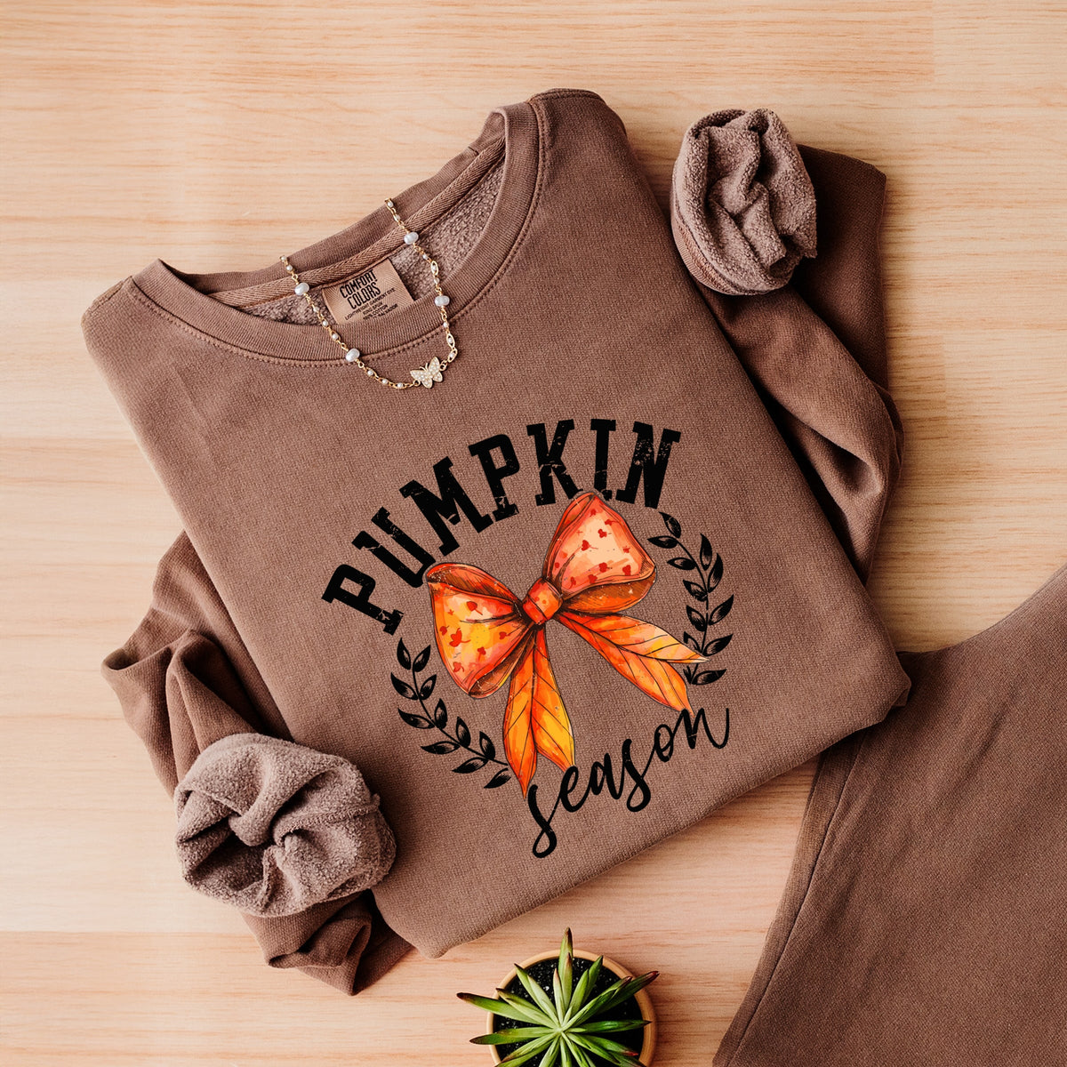 Coquette Orange Bow Pumpkin Season - Women's Lightweight Garment Dyed Sweatshirt