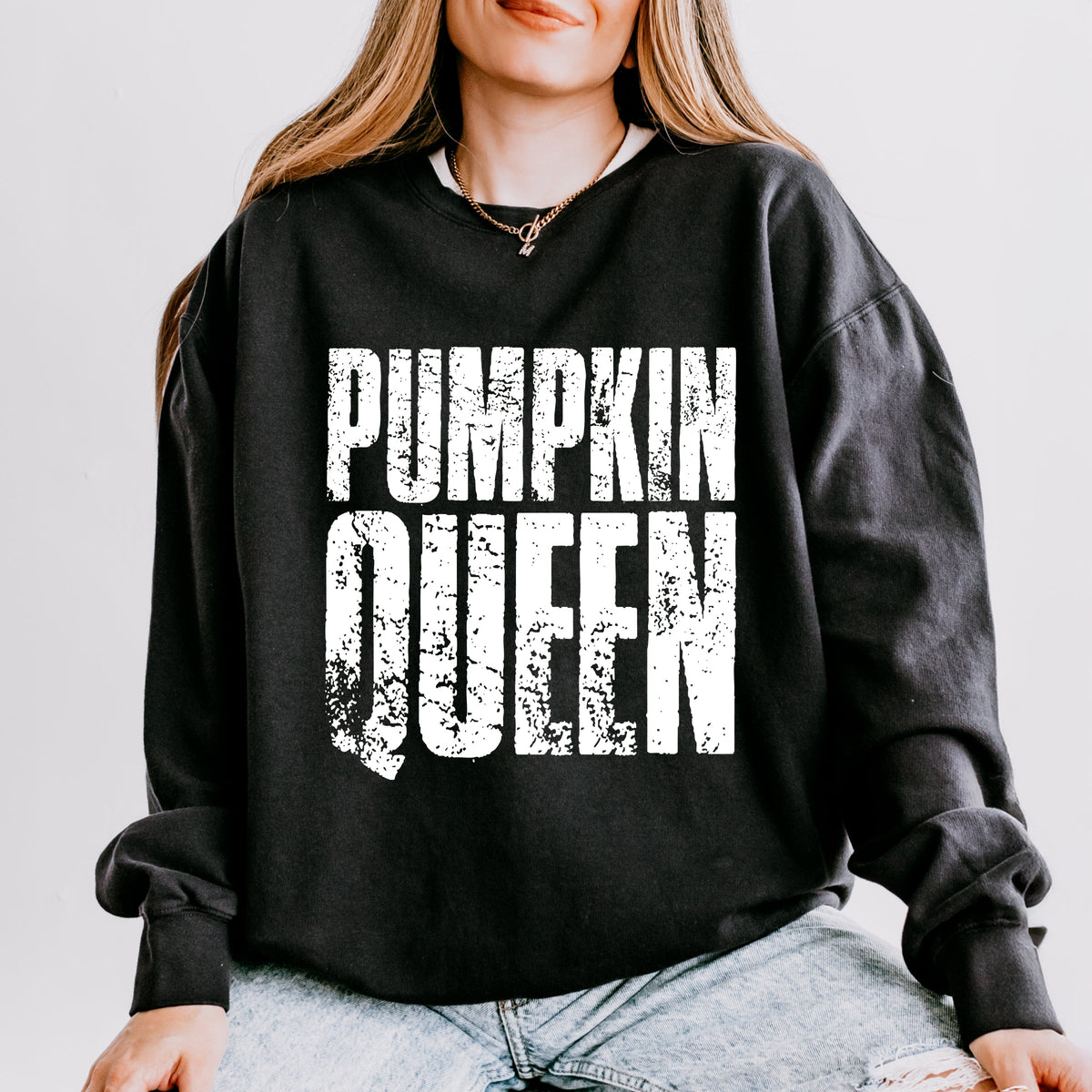Pumpkin Queen Distressed - Women's Lightweight Garment Dyed Sweatshirt