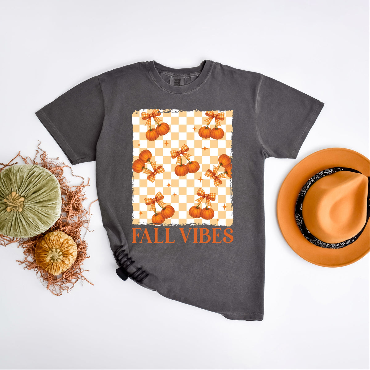 Fall Vibes Checked Pumpkins - Women's Garment Dyed Graphic T-Shirt