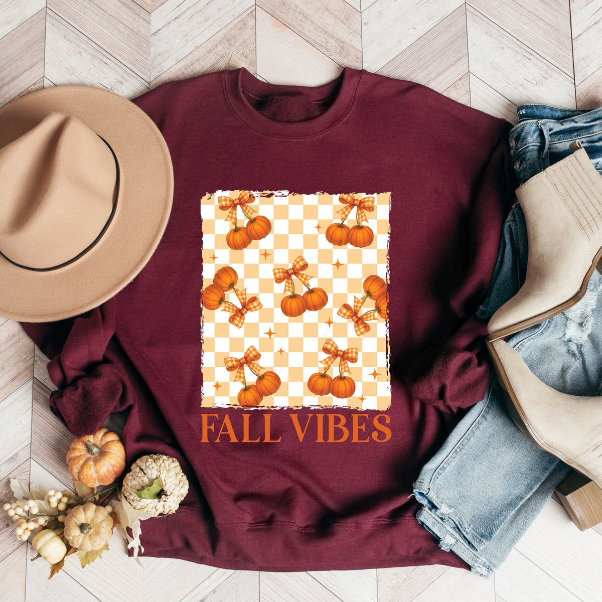 Fall Vibes Checked Pumpkins - Women's Graphic Sweatshirt