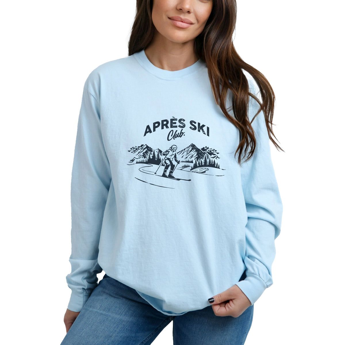 Aprés Ski Club Mountains - Women's Garment Dyed Long Sleeve Graphic T-Shirt