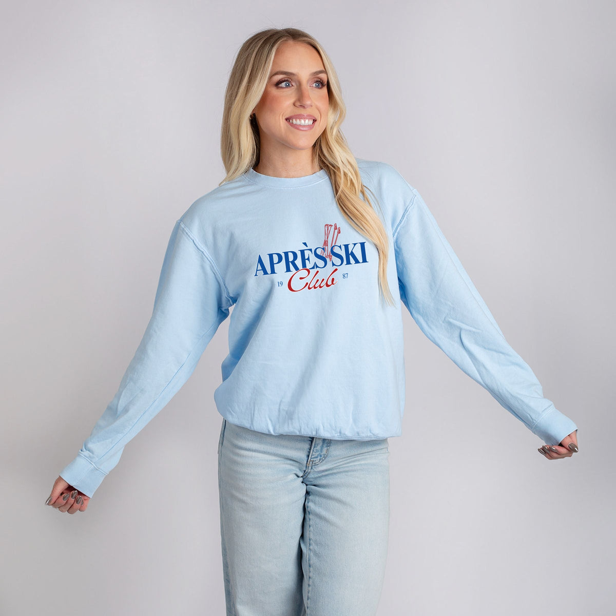 Après Skis and Poles - Women's Lightweight Garment Dyed Sweatshirt