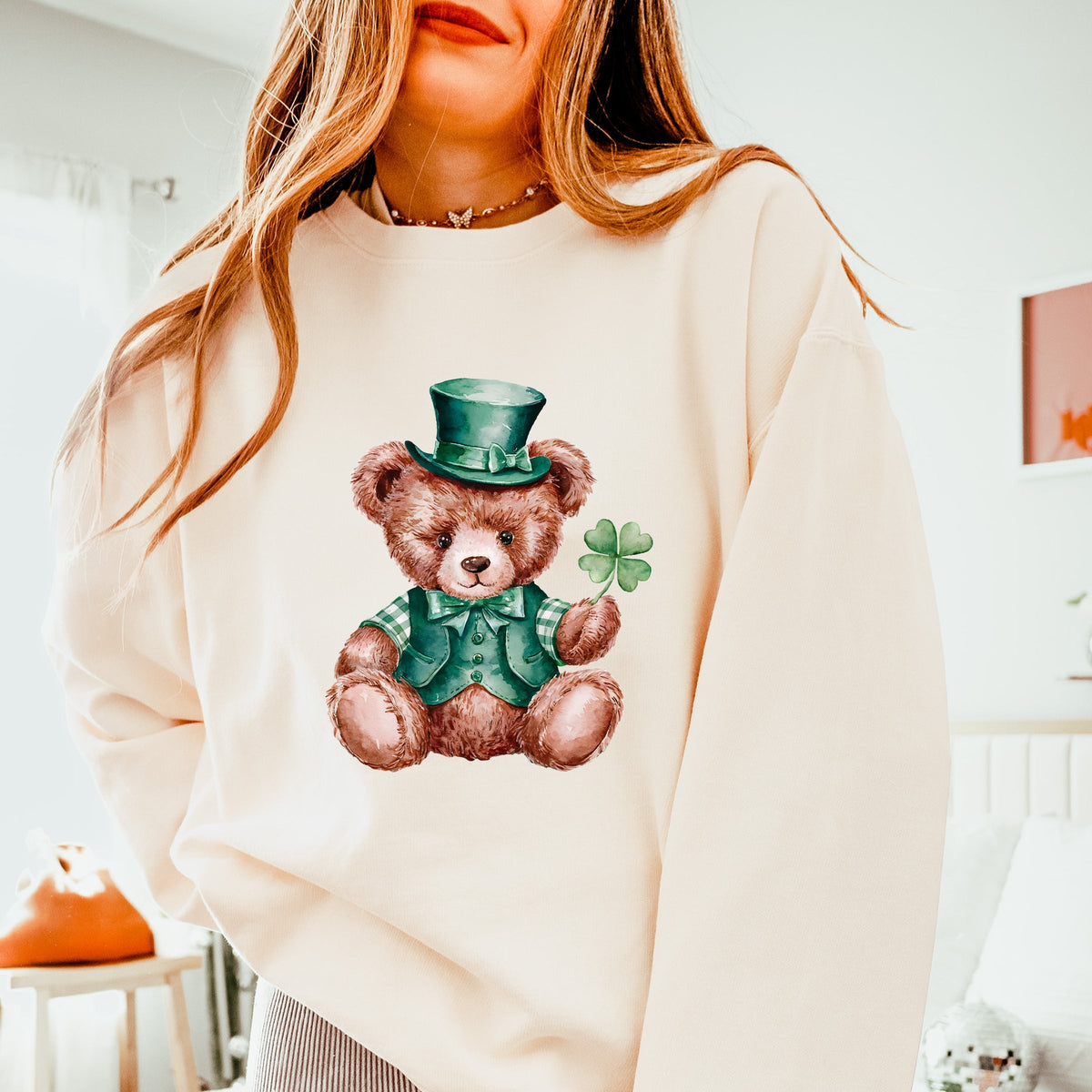St. Patrick's Bear Clover - Women's Lightweight Garment Dyed Sweatshirt