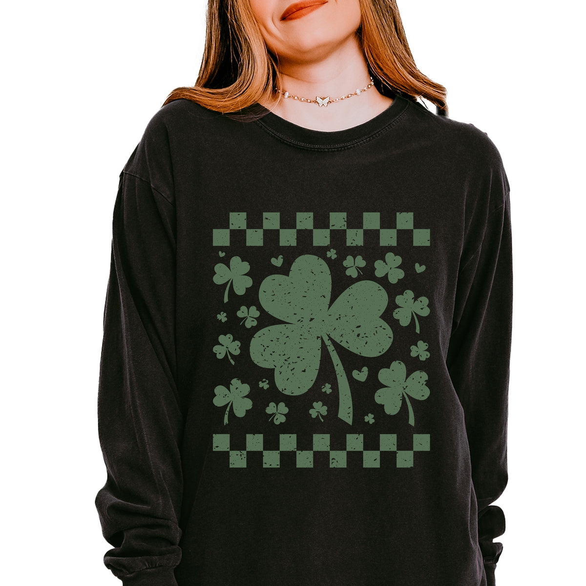 Clovers Checkered Distressed - Women's Garment Dyed Long Sleeve Graphic T-Shirt