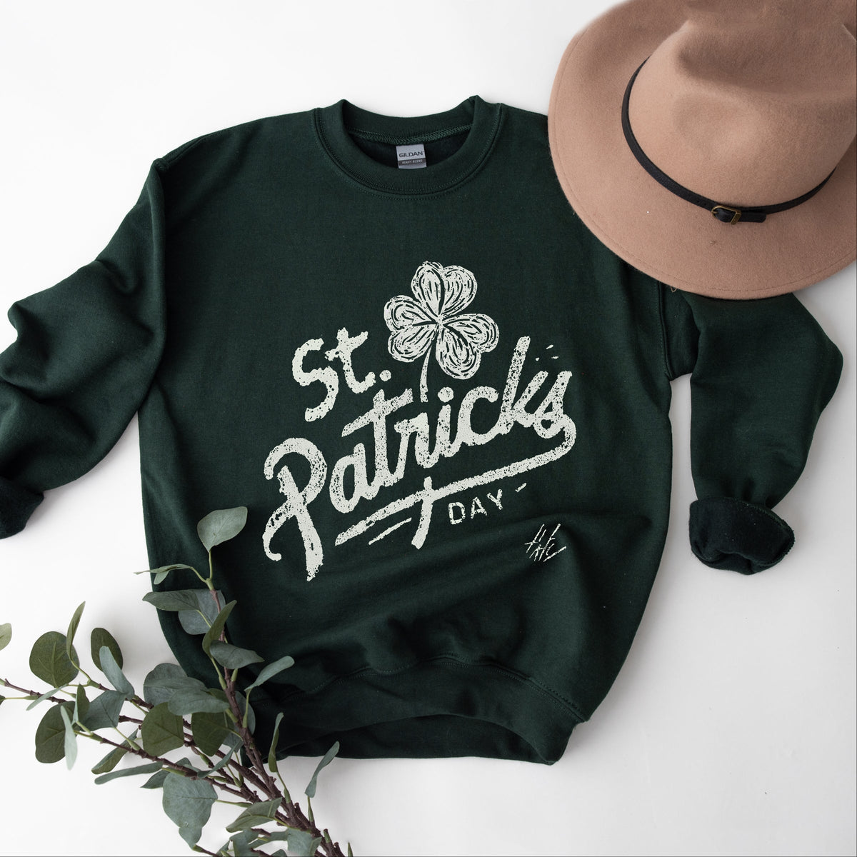 St. Patrick's Day Clover Cursive - Women's Graphic Sweatshirt