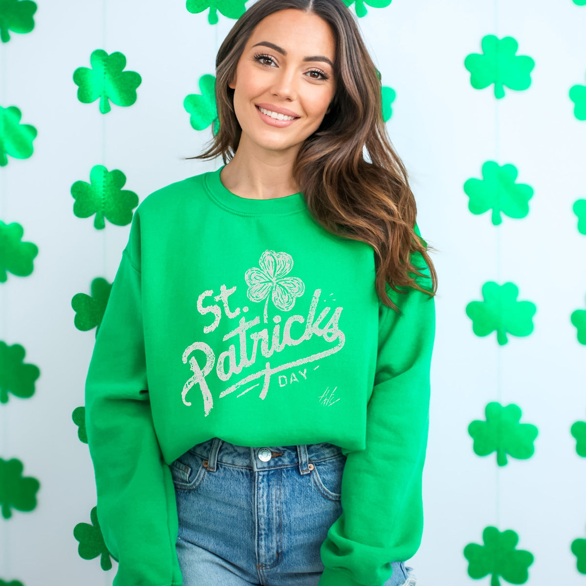 St. Patrick's Day Clover Cursive - Women's Graphic Sweatshirt