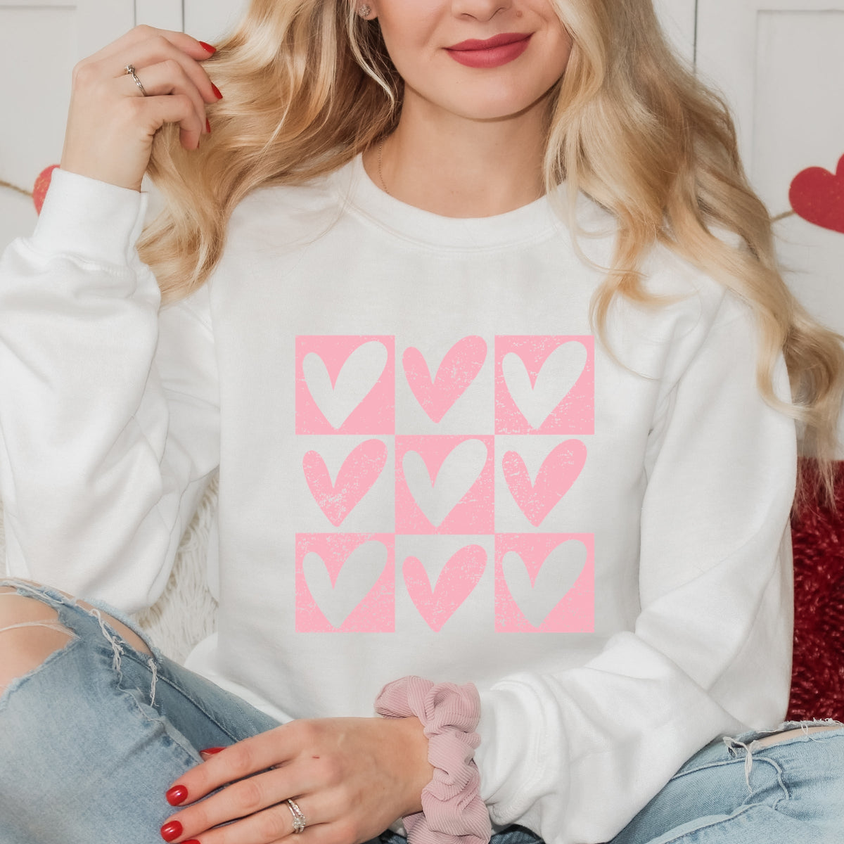 Pink Heart Checkered Chart - Women's Graphic Sweatshirt
