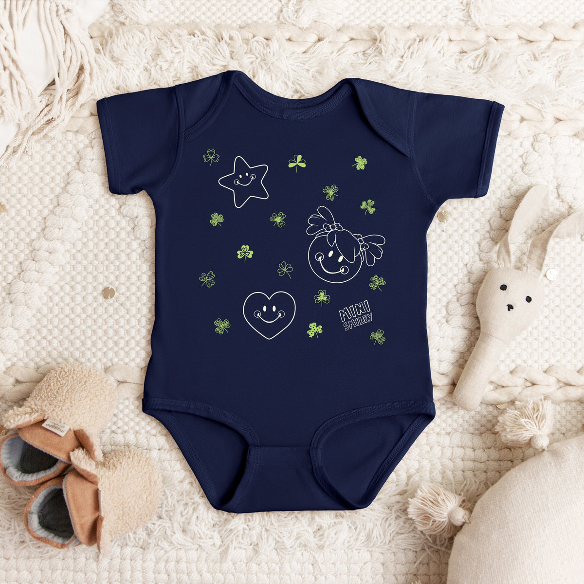 Mini Smiley Aria Clovers - Baby Short Sleeve Graphic Bodysuit
