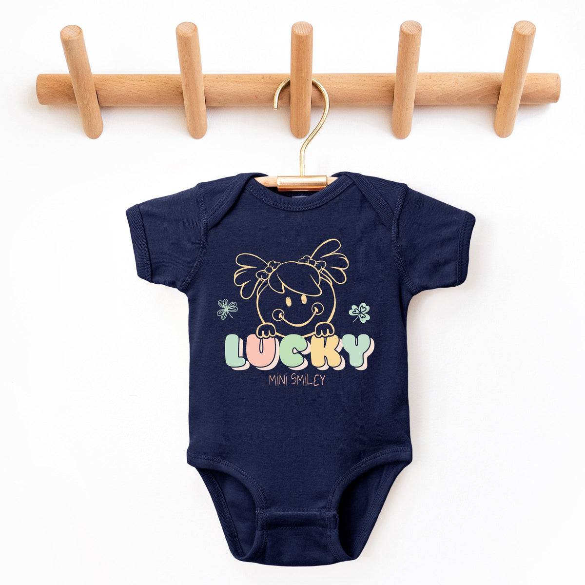 Mini Smiley Lucky Aria - Baby Short Sleeve Graphic Bodysuit