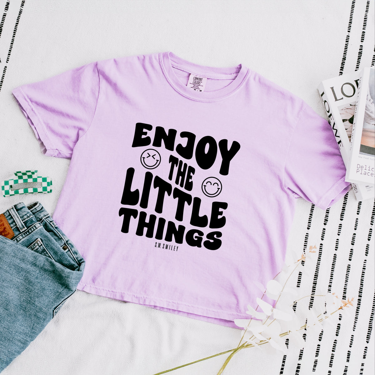 S.W.Smiley Enjoy The Little Things - Women's Boxy Crop Top Graphic T-Shirt