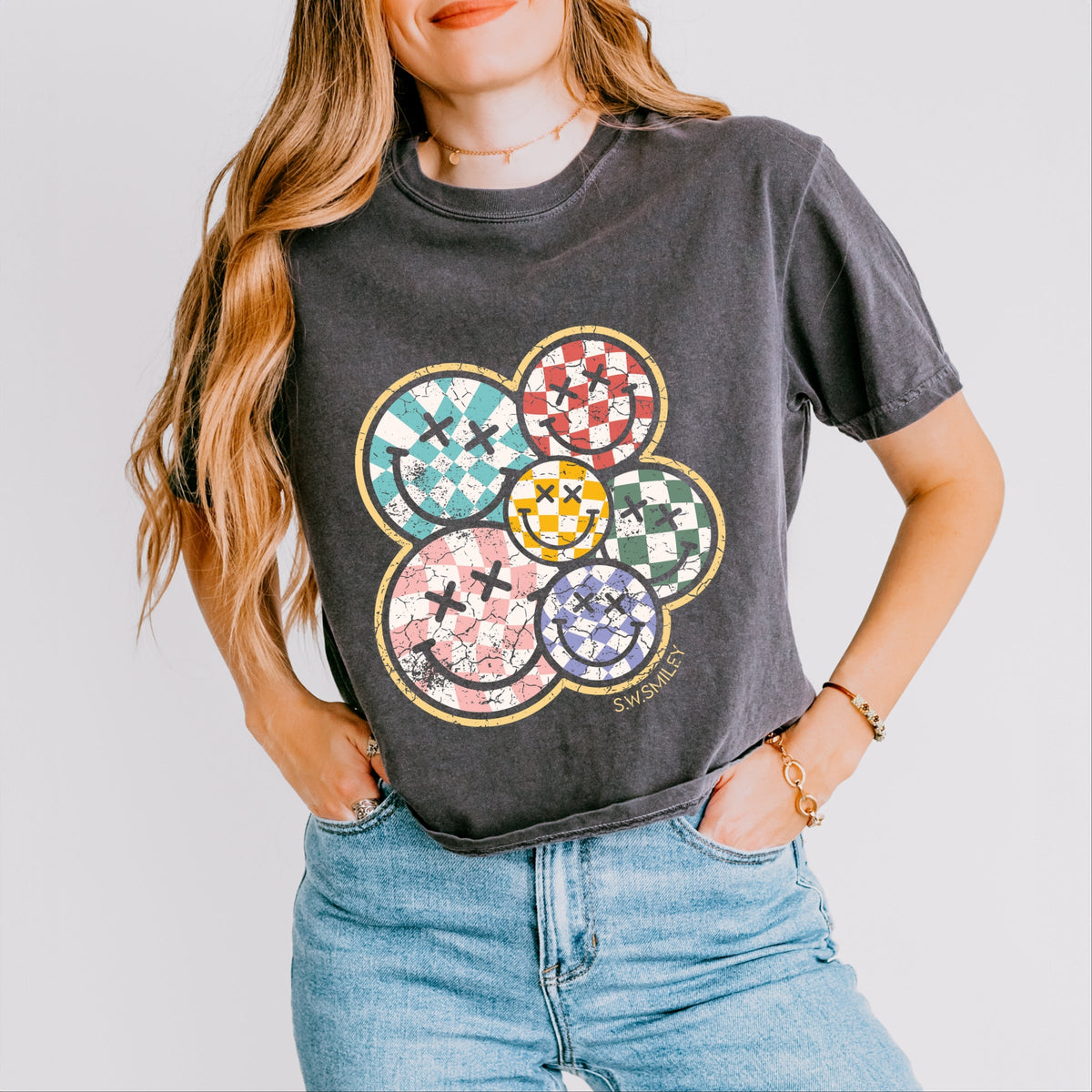 S.W.Smiley Rainbow Checkered - Women's Boxy Crop Top