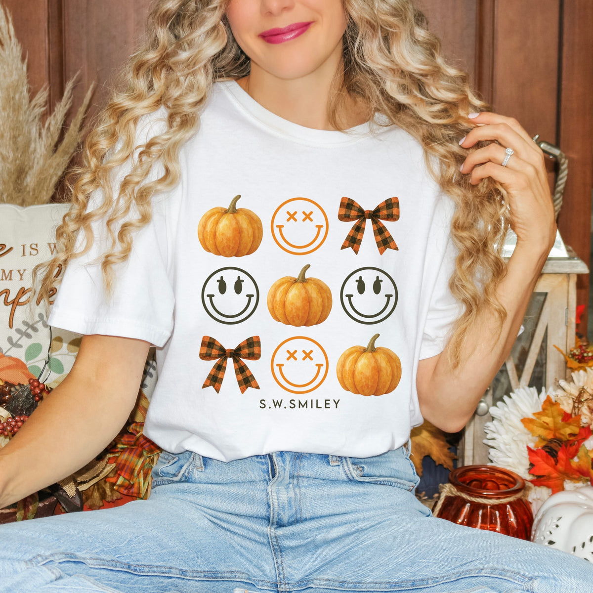 S.W.Smiley Pumpkin Coquette Chart - Women's Garment Dyed Graphic T-Shirt
