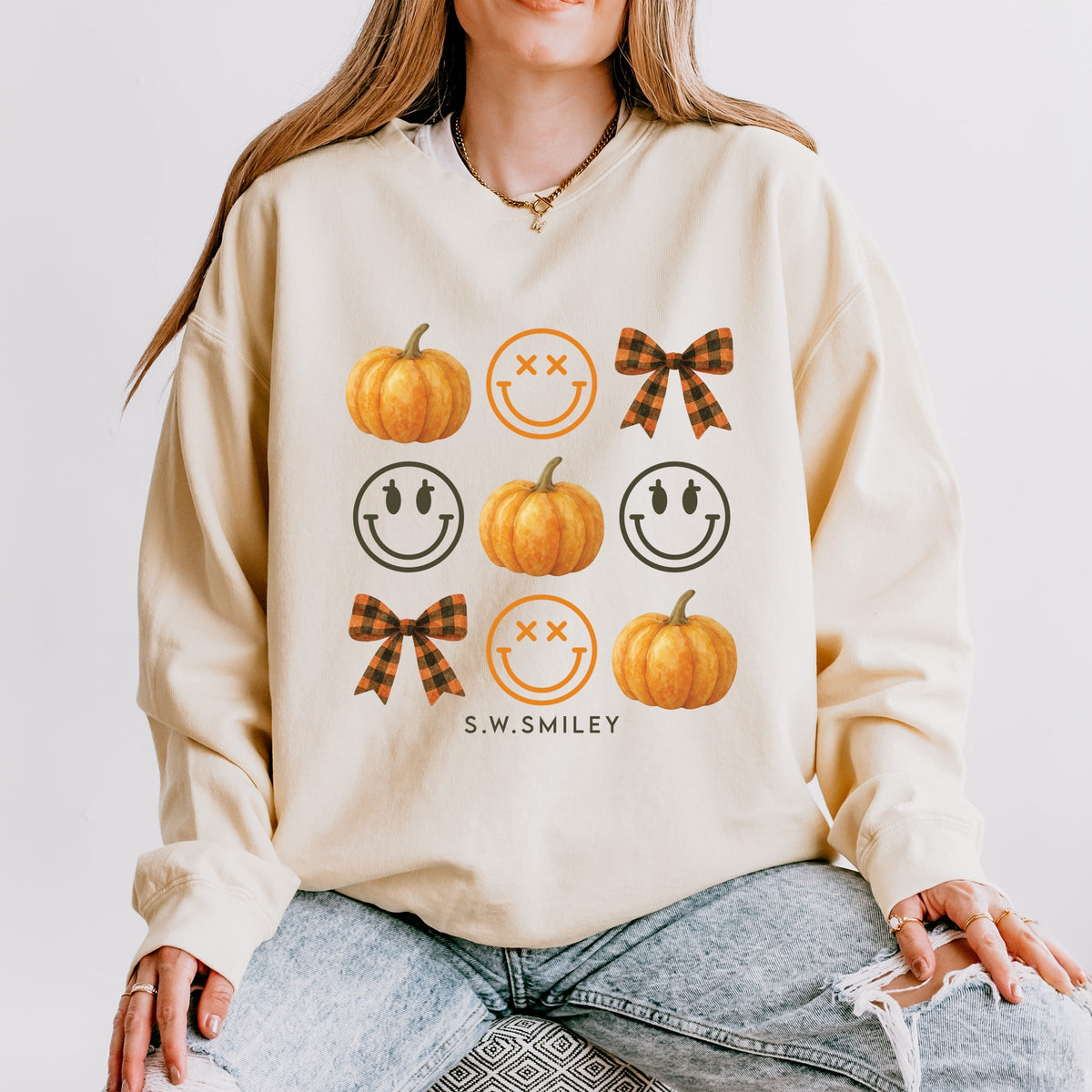 S.W.Smiley Pumpkin Coquette Chart - Women's Lightweight Garment Dyed Sweatshirt