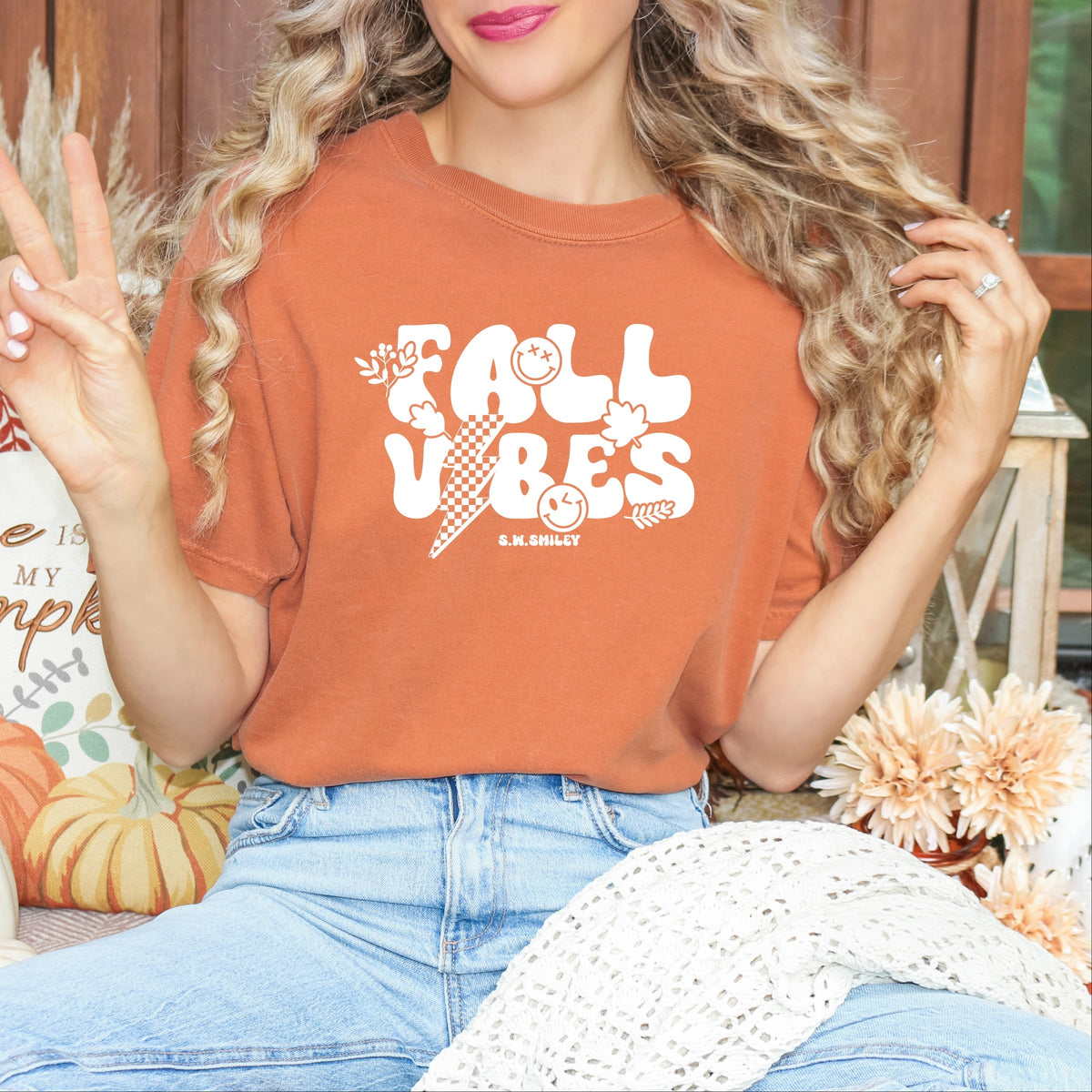 S.W.Smiley Fall Vibes Lightning - Women's Garment Dyed Graphic T-Shirt