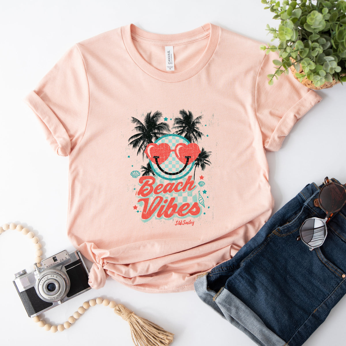 S.W.Smiley Beach Vibes - Women's Short Sleeve Tee