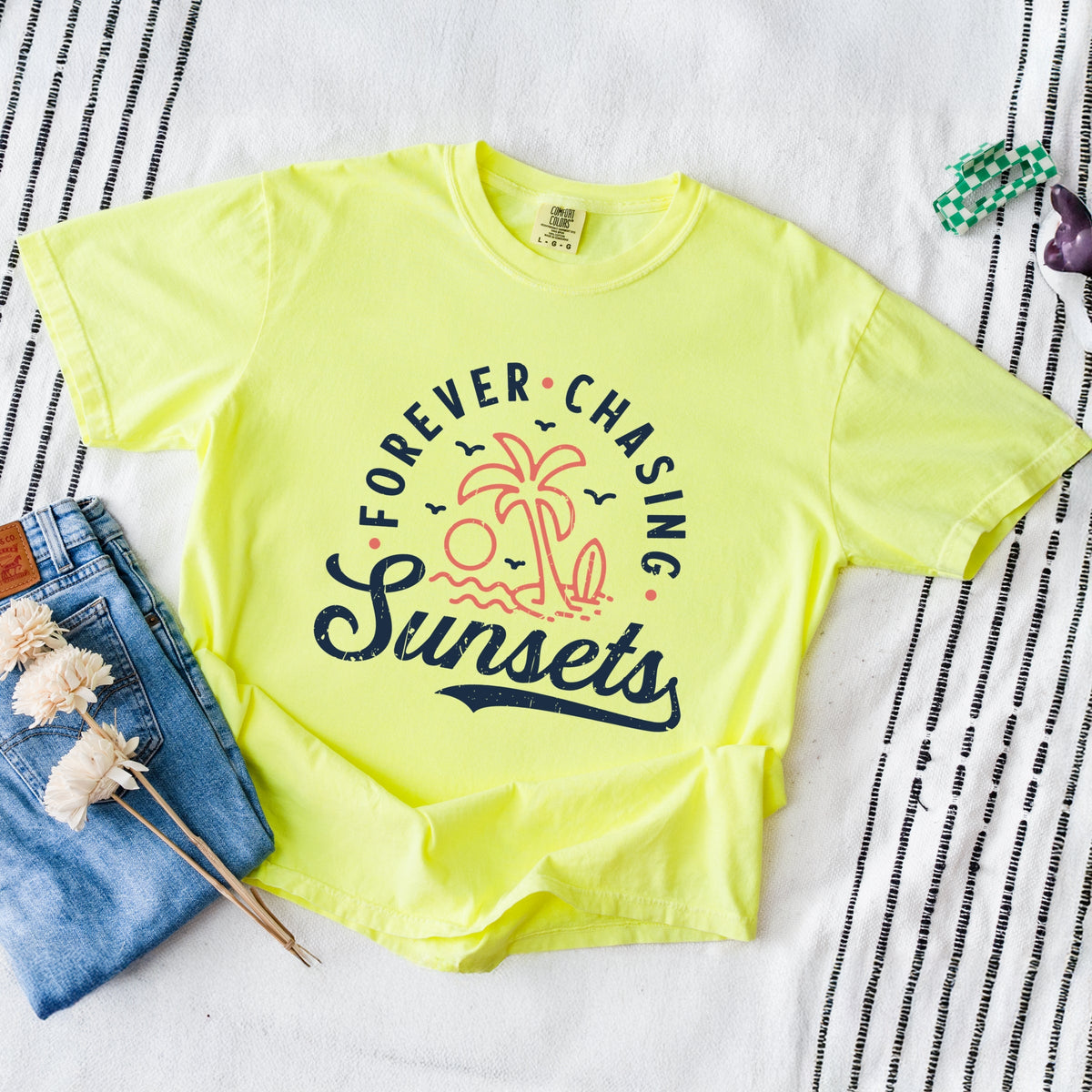 Forever Chasing Sunsets Palm Tree - Women's Garment Dyed Graphic T-Shirt